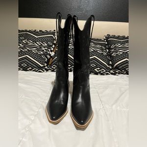 Black Cowgirl boots size 10